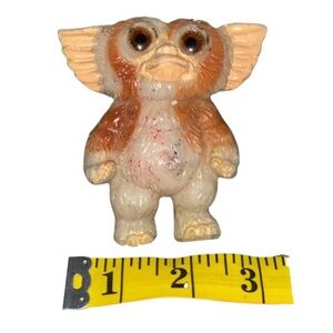 VINTAGE 3 1/4" tall GIZMO working night light 1980's hard plastic